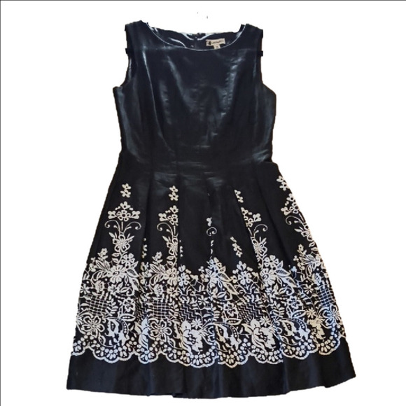 Leslie Fay Black Mini Dress White Floral Detail - Picture 2 of 4